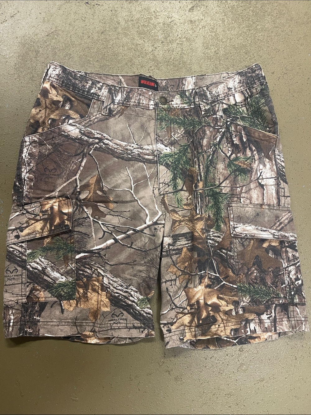 Wolverine Men’s Camouflage Realtree Cargo Shirts Size 36
